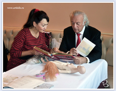 Илья Резник и Элла Ким создают образ будущей куклы